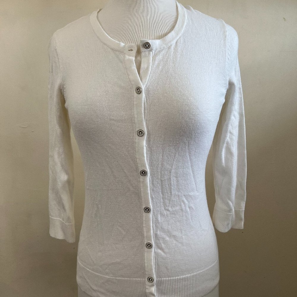 New York & Company 7th Avenue button cardigan